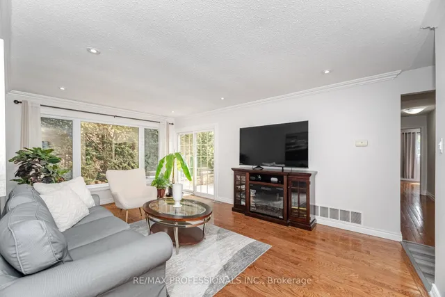 Additional image 14 of 52 Lorraine Cres