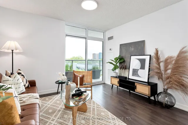 Additional image 6 of 816 Lansdowne Ave Unit 517