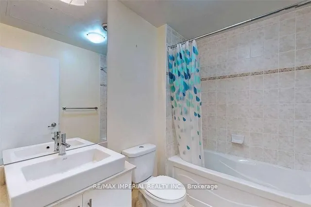 Additional image 12 of 65 Bremner Blvd Unit 4907