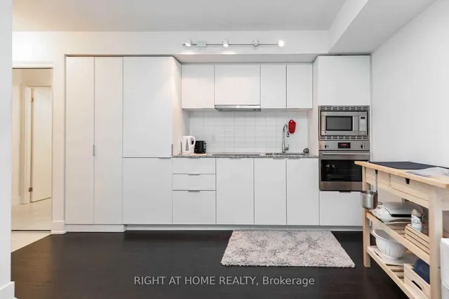 Additional image 10 of 955 Bay St Unit 1518