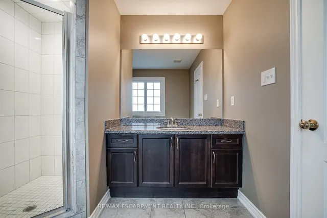 Additional image 25 of 92 Newcombe Rd