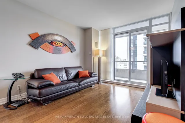 Additional image 10 of 500 St Clair Ave Unit 904