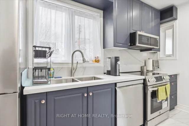 Additional image 6 of 887 Cosburn Ave