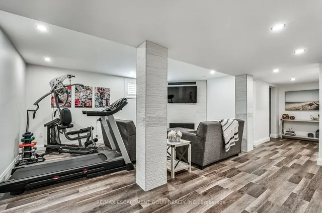 Additional image 29 of 1 Tristan Crt