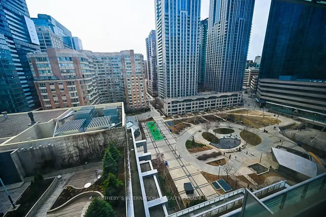 Additional image 21 of 386 Yonge St Unit 1021