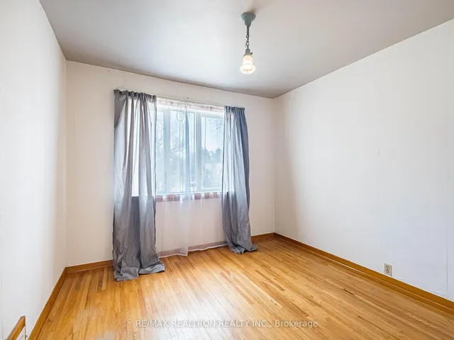 Additional image 28 of 872 Royal York Rd