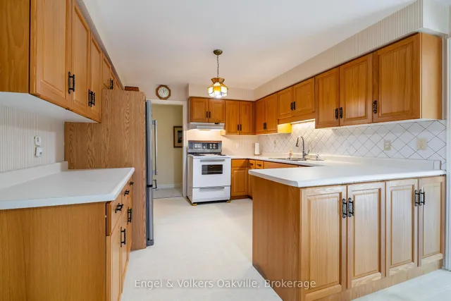Additional image 16 of 950 Wintergreen Pl