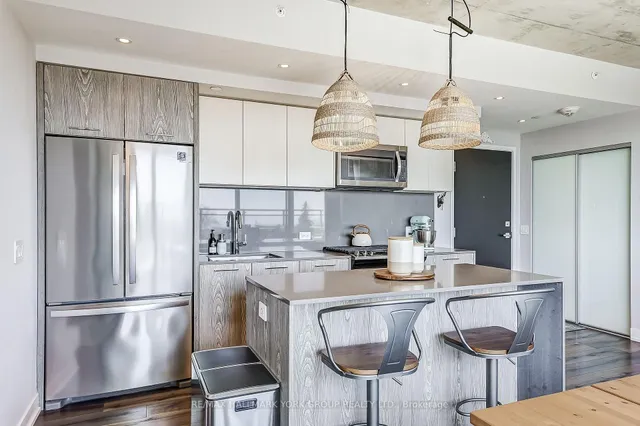 Additional image 7 of 665 Kingston Rd Unit 601