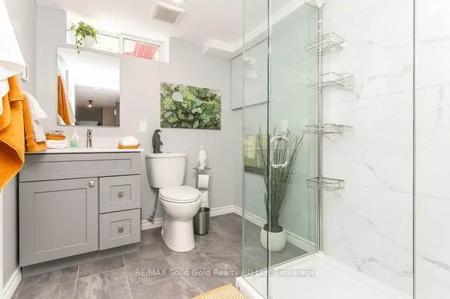 Additional image 33 of 235 Fergus Ave