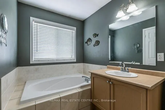 Additional image 31 of 46 Livingston Rd