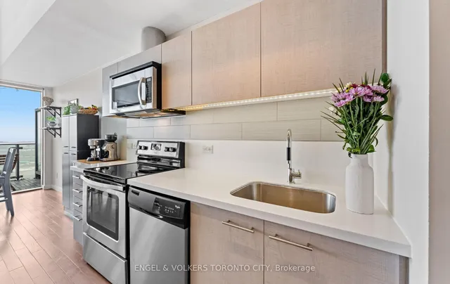 Additional image 17 of 70 Distillery Lane Unit 2105