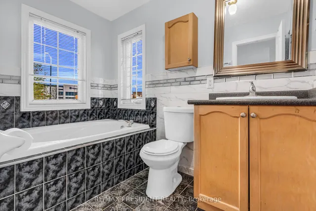 Additional image 25 of 994 Ledbury Cres