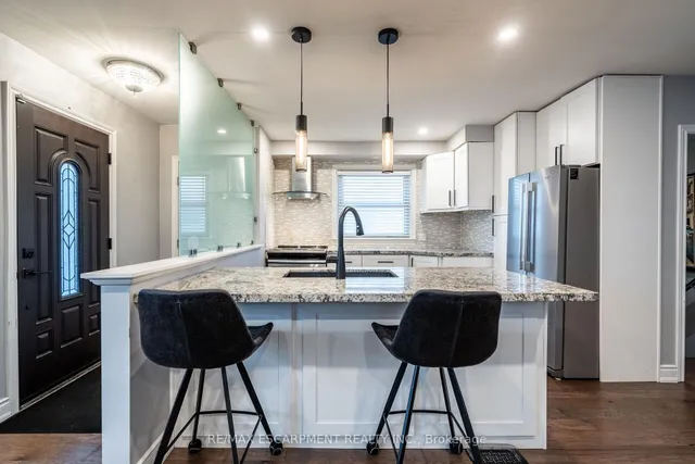 Additional image 8 of 19 East 44th St