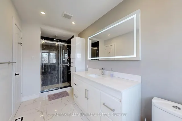 Additional image 16 of 572 Lumberton Cres