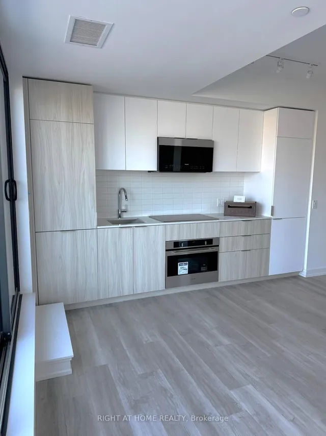 Additional image 18 of 28 Eastern Ave Unit LPH 03