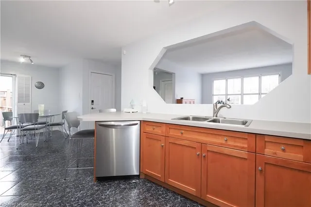 Additional image 23 of 211 Misty Crt