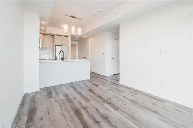 Additional image 15 of 60 Charles Street West Unit 1104