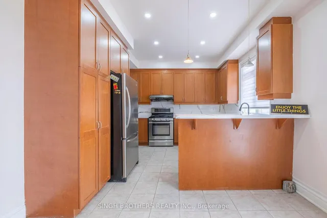 Additional image 33 of 78 Mainard Cres