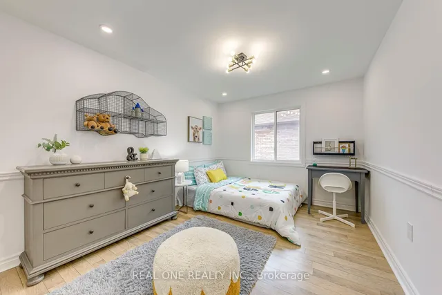 Additional image 32 of 2075 Banbury Cres