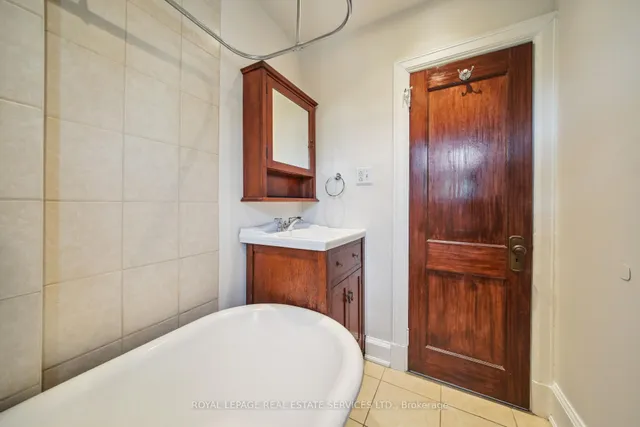 Additional image 12 of 243 Annette St