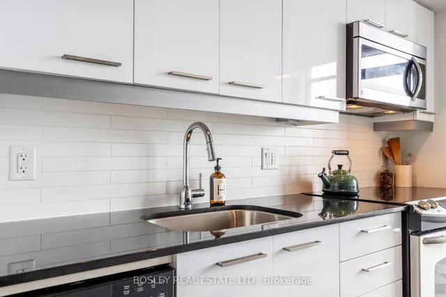 Additional image 5 of 630 Queen St Unit 406