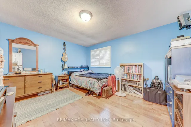 Additional image 25 of 17 Plumrose Blvd