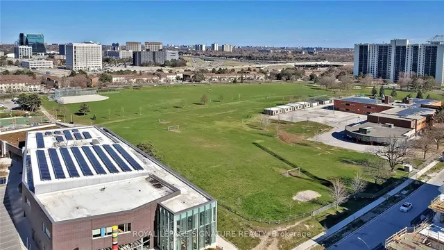 Additional image 32 of 50 Forest Manor Rd Unit 808