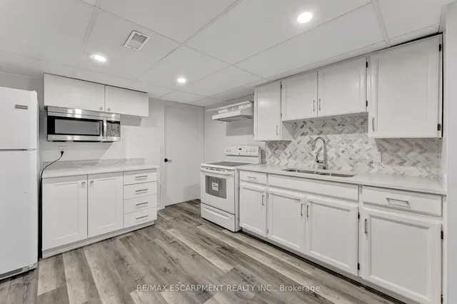 Additional image 32 of 216 Sioux Rd