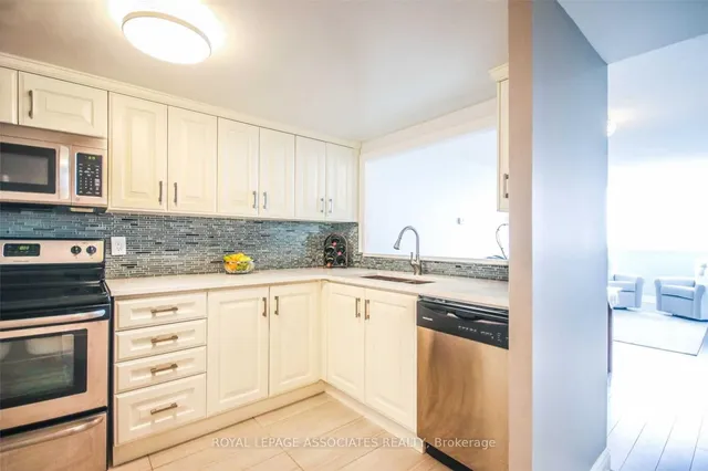 Additional image 7 of 2466 Eglinton Ave Unit LP11