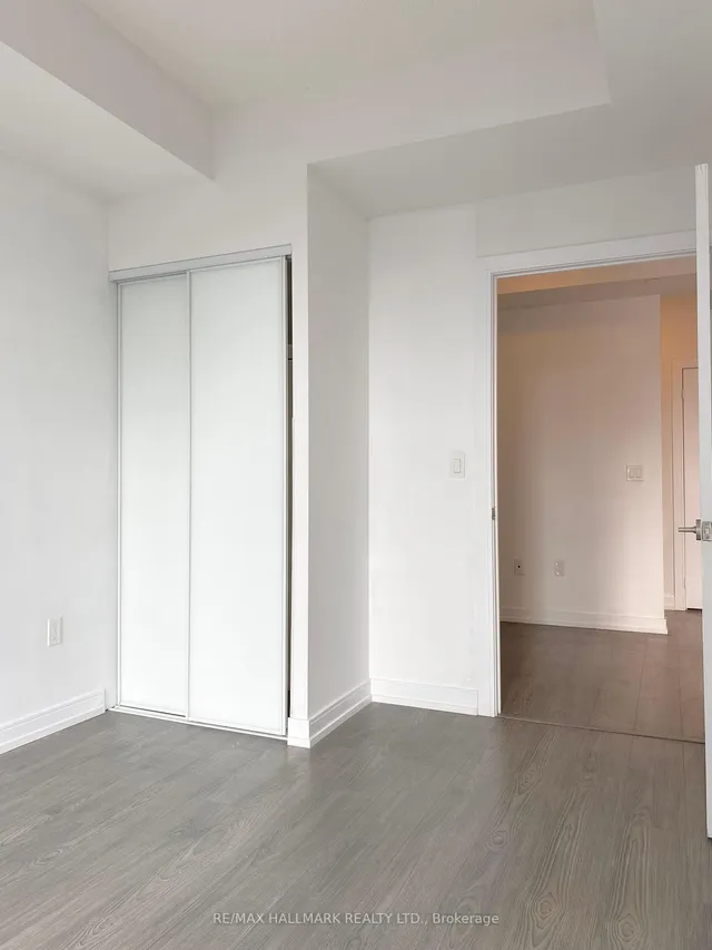 Additional image 17 of 225 village Green Sq Unit 2604