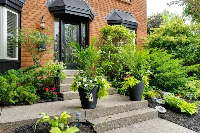 Additional image 4 of 1125 GRANDEUR Cres