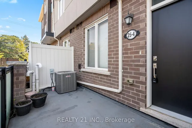 Additional image 4 of 25 Heron Park Pl Unit 4