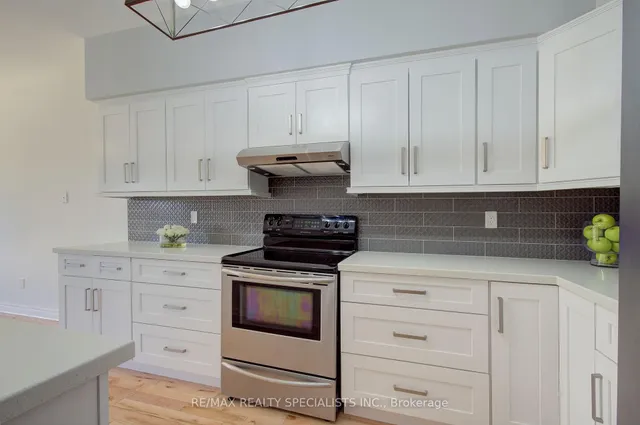 Additional image 11 of 10 Sam Frustaglio Dr