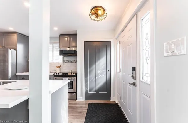 Additional image 14 of 14 Yorkdale Cres