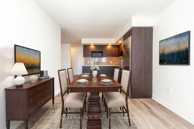 Additional image 11 of 225 Village Green Sq Unit 1004