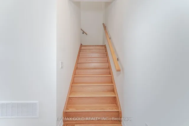 Additional image 11 of 10 Halliford Pl Unit 313
