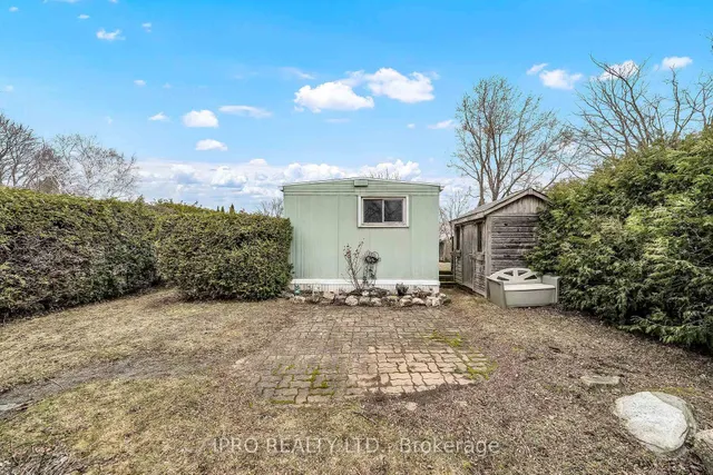 Additional image 27 of 137 Maple Cres