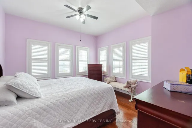 Additional image 30 of 18 Armani Lane