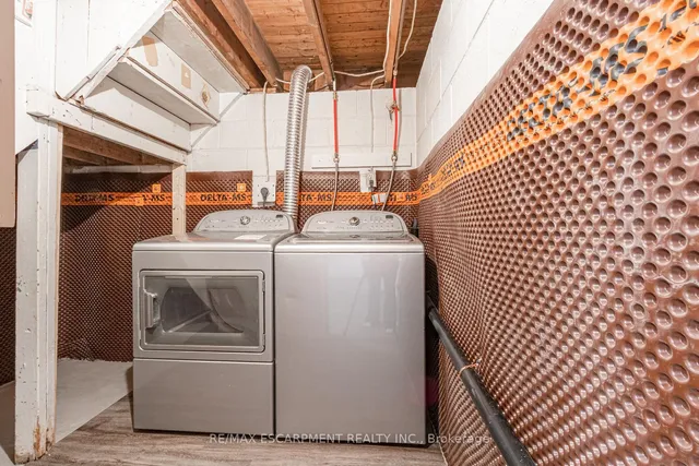 Additional image 40 of 18 MILES St