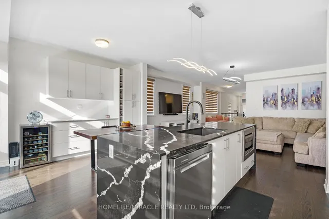 Additional image 18 of 609 Beam Crt