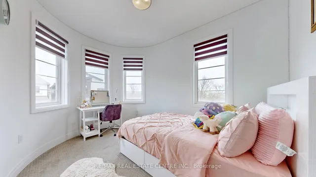 Additional image 36 of 1473 Varelas Passage