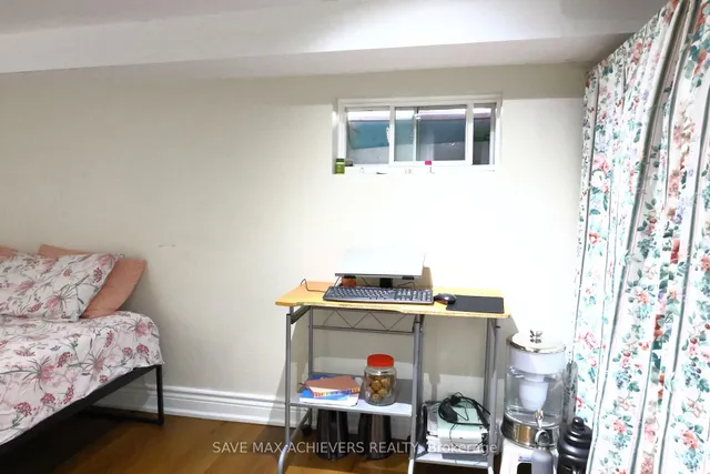 Additional image 39 of 1820 Dundas St