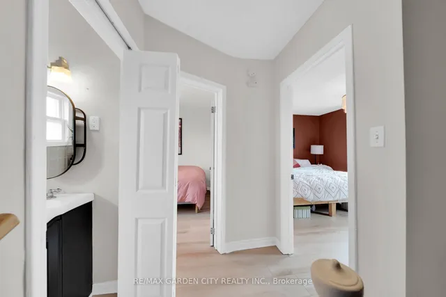 Additional image 15 of 92 GLENDALE Ave