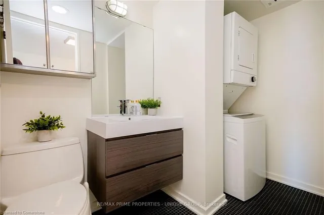 Additional image 23 of 388 Richmond St W