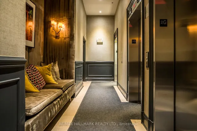 Additional image 5 of 375 King St Unit 1406