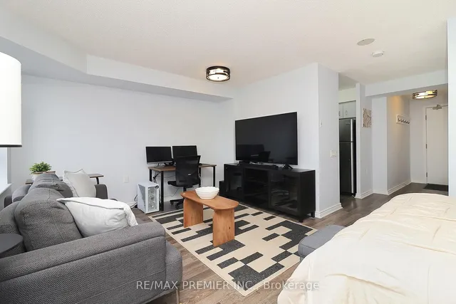 Additional image 8 of 650 Lawrence Ave Unit 721