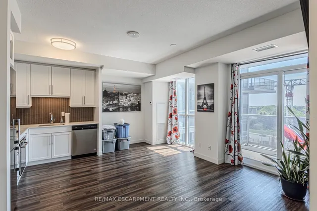 Additional image 7 of 2093 Fairview St Unit 809