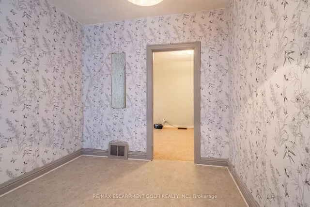 Additional image 7 of 102 NEWLANDS Ave