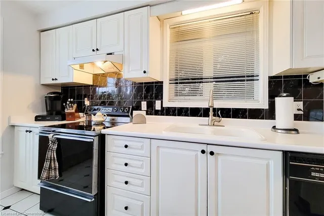 Additional image 16 of 251 Alderlea Ave