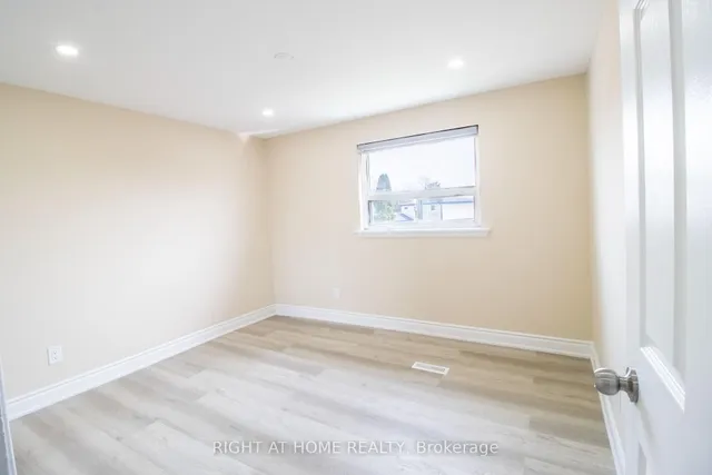 Additional image 29 of 36 Flamingo Cres